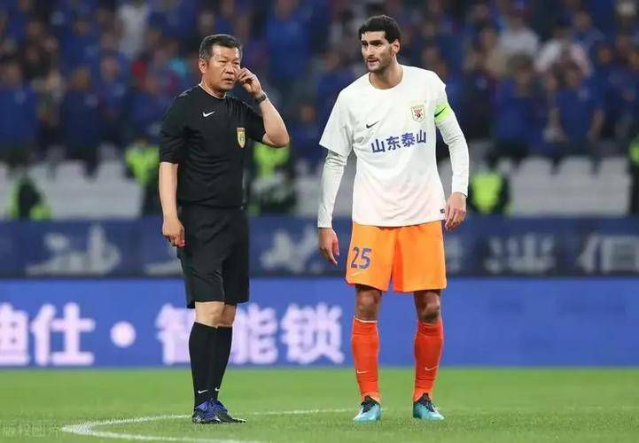 片中呈现出的话务员日常忙碌的工作，让观众王棅弘感慨说应该给1700位话务员建立一个常态的心理疏导队伍，因为他们太不容易了。